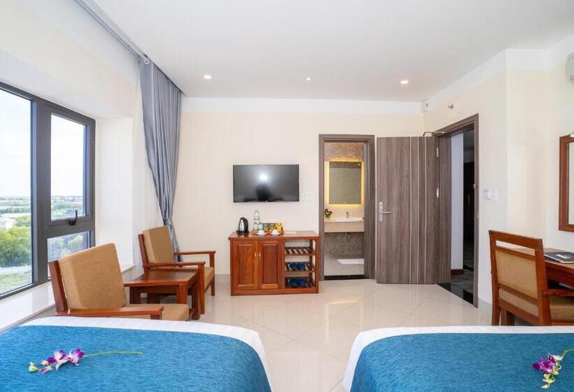 اتاق لوکس با چشم‌انداز دریا, Navy Hotel Cam Ranh