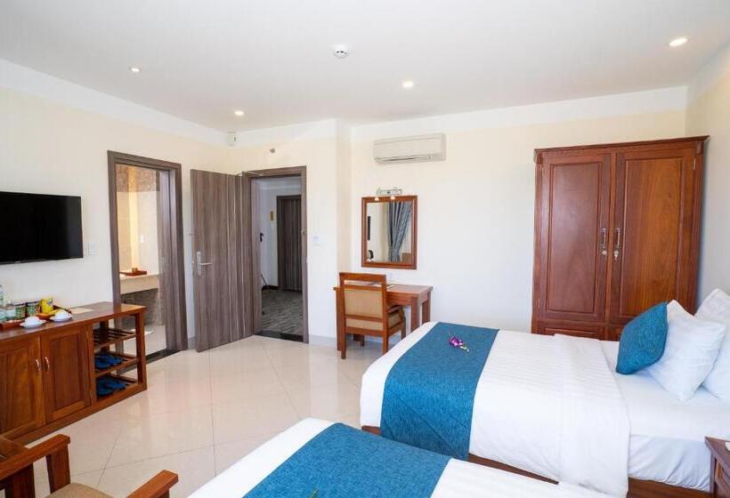 اتاق لوکس با چشم‌انداز دریا, Navy Hotel Cam Ranh