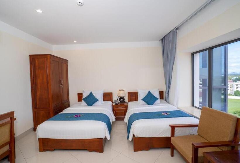 اتاق لوکس با چشم‌انداز دریا, Navy Hotel Cam Ranh