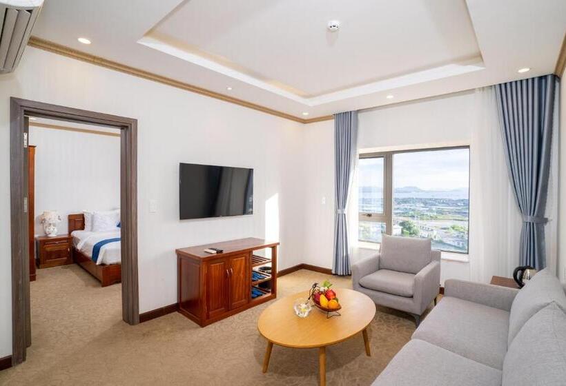 سوئیت با تخت بزرگ, Navy Hotel Cam Ranh