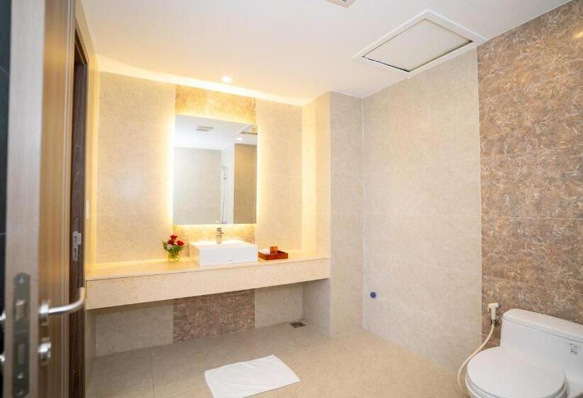 سوئیت با تخت بزرگ, Navy Hotel Cam Ranh