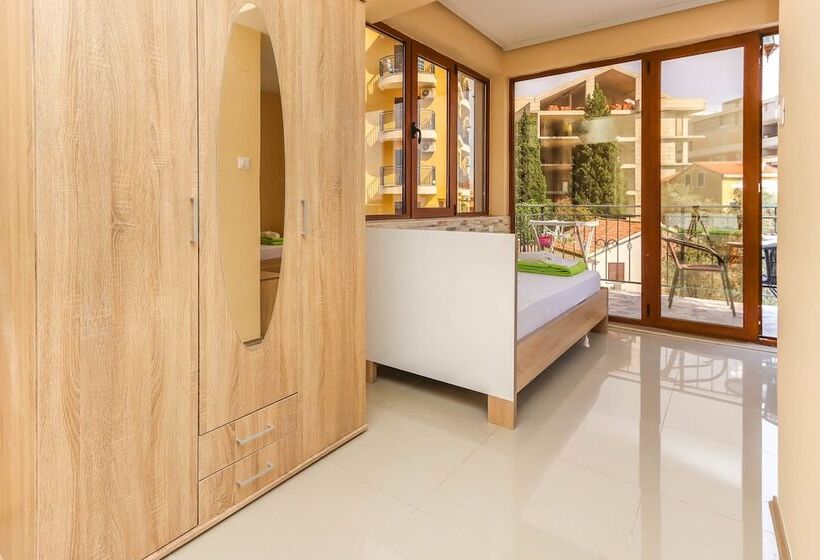 اتاق لوکس چهار تخته, Jovan Apartments