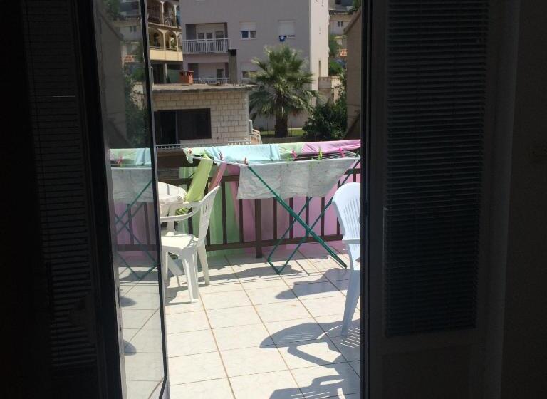 اتاق استاندارد چهار تخته, Apartmani Liberan Neum