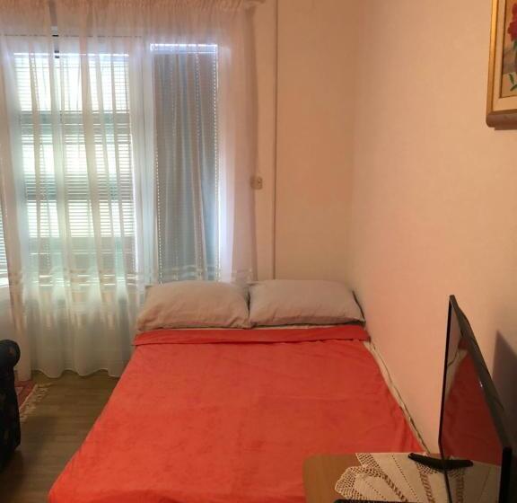 اتاق استاندارد چهار تخته, Apartmani Liberan Neum