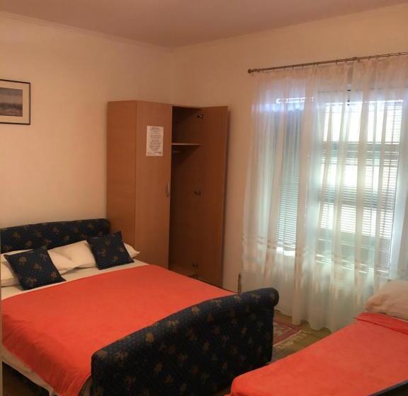 اتاق استاندارد چهار تخته, Apartmani Liberan Neum