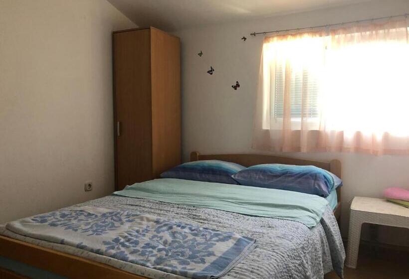اتاق استاندارد, Apartmani Liberan Neum