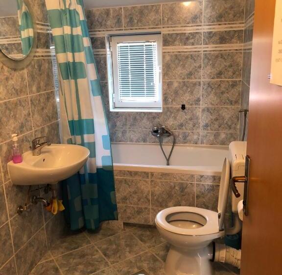 اتاق استاندارد, Apartmani Liberan Neum