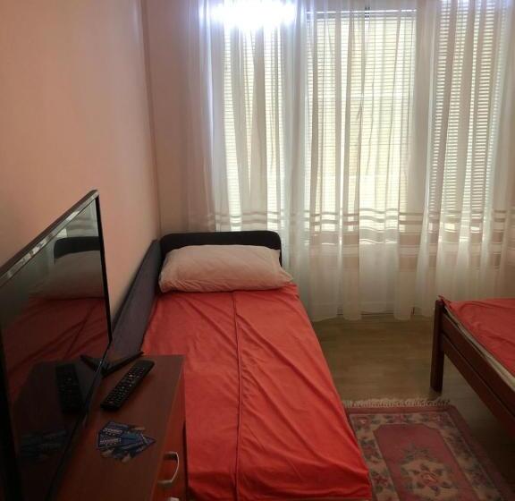 اتاق استاندارد سه نفره, Apartmani Liberan Neum