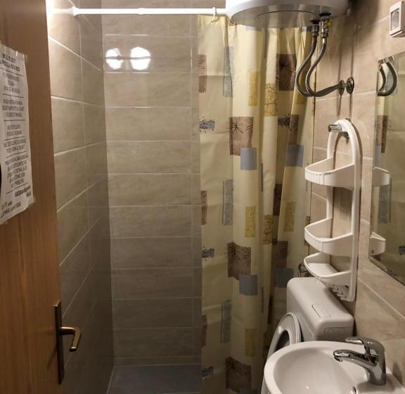 اتاق استاندارد سه نفره, Apartmani Liberan Neum