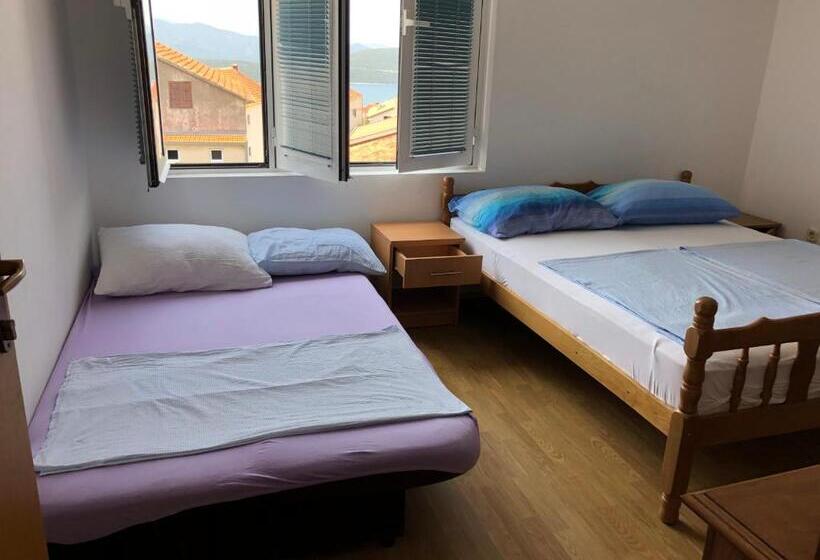 اتاق استاندارد چهار تخته, Apartmani Liberan Neum