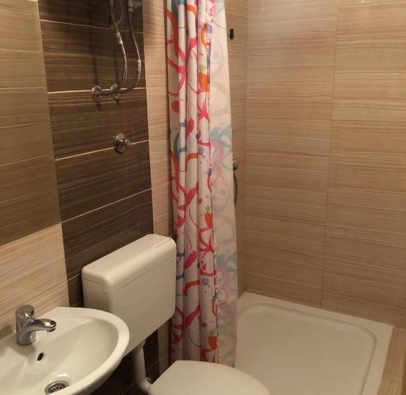 اتاق استاندارد, Apartmani Liberan Neum