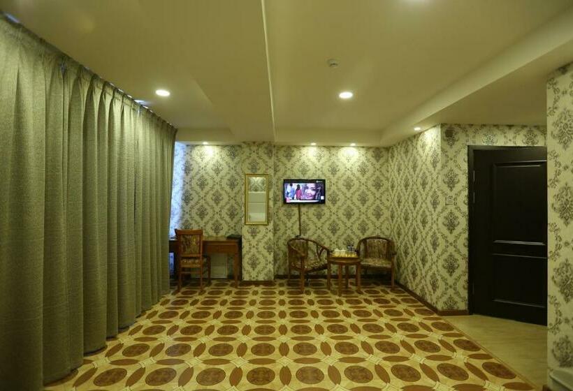 اتاق لوکس, Baigal