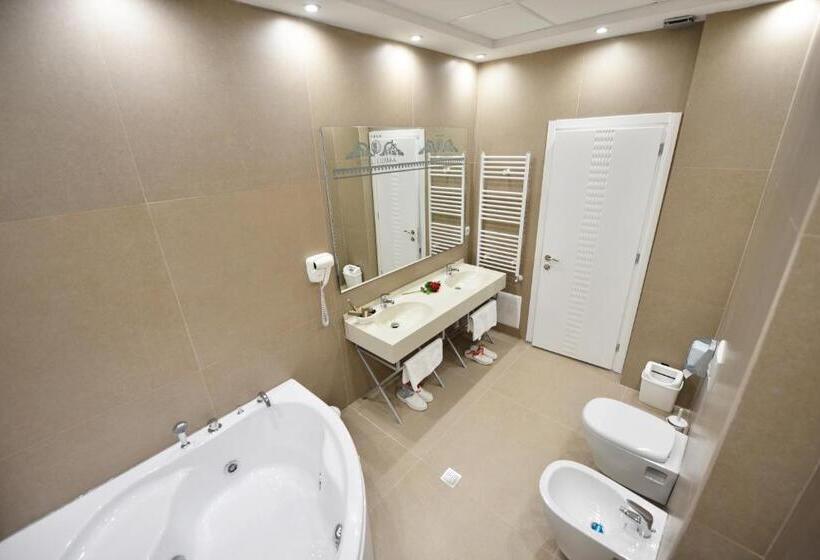 سوییت جونیور, Luani A Spa & Wellness Center