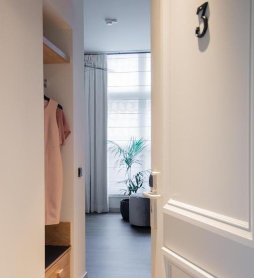 اتاق لوکس با تخت بزرگ, Boutique Hotel Catshuis
