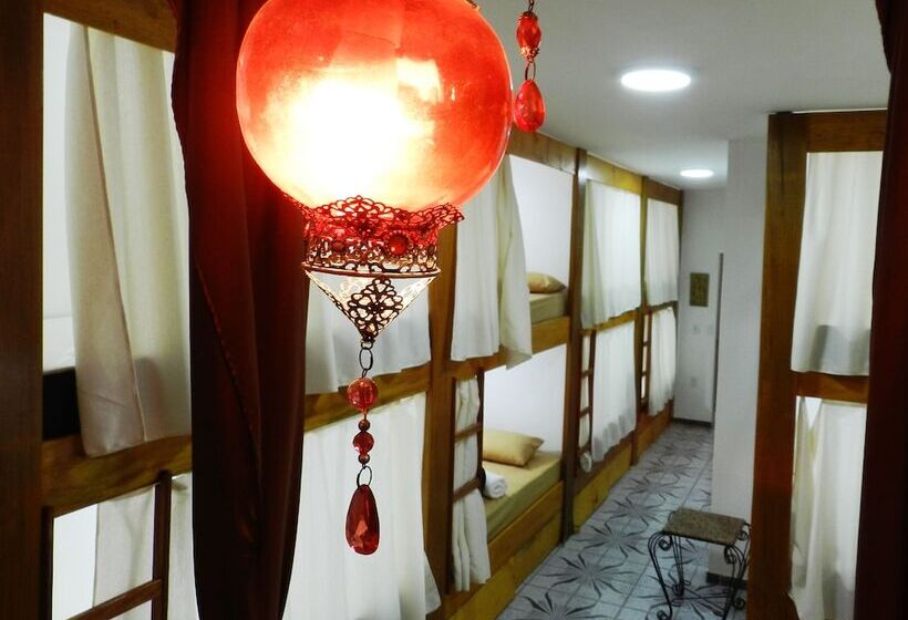 تختخواب در اتاق مشترک, Utopia Hostel