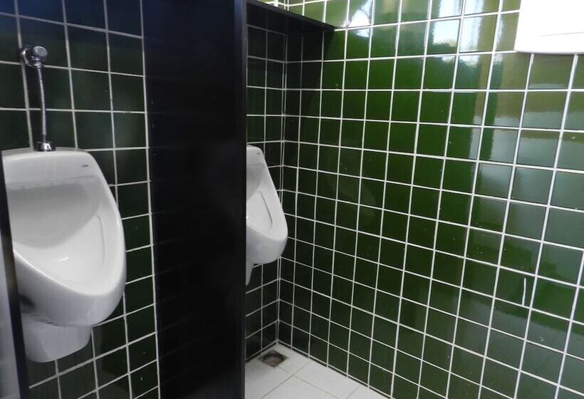 تختخواب در اتاق مشترک, Utopia Hostel