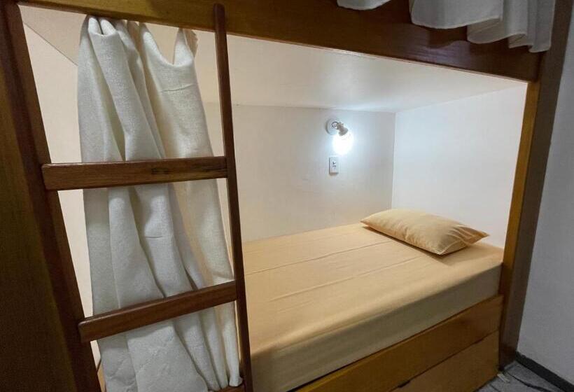 اتاق خانوادگی با سرویس بهداشتی مشترک, Utopia Hostel