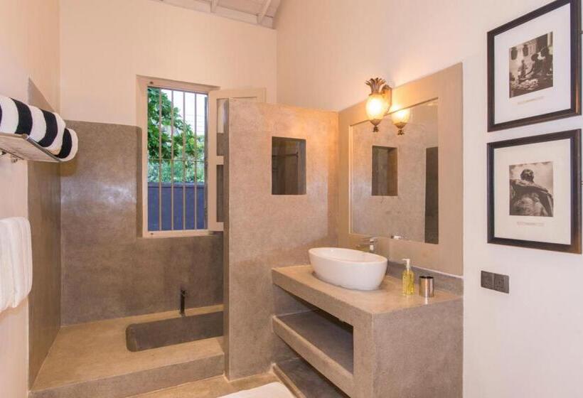 اتاق لوکس, Monara House, Talpe