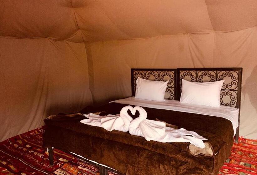 چادر با خدمات رفاهی استاندارد, Sahara Wellness Camp