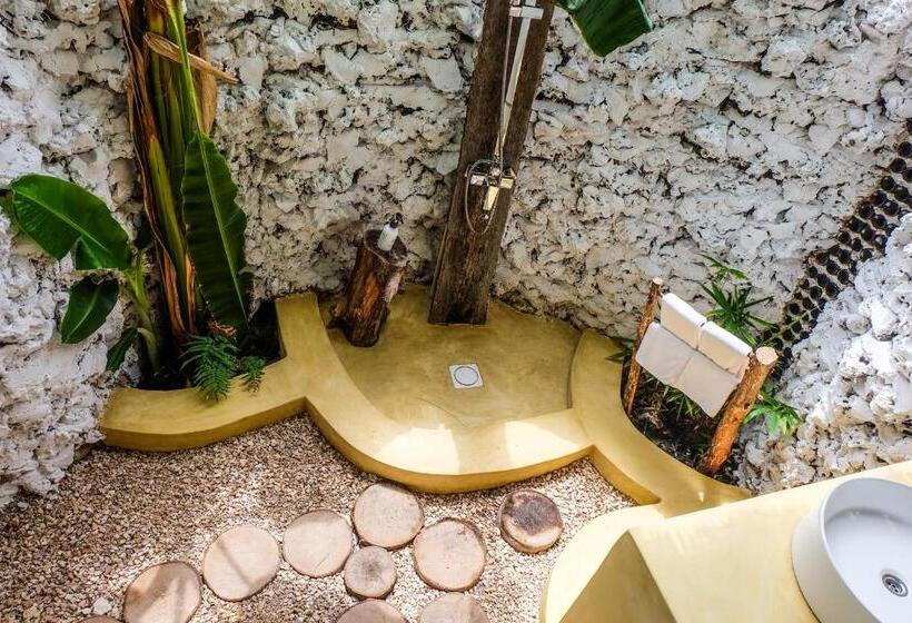 بانگلوی استاندارد با چشم‌انداز دریا, B4 Beach Club