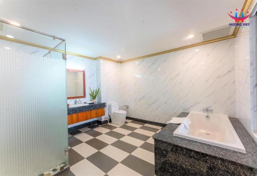 سوییت با چشم‌انداز دریا, Huong Viet Hotel Quy Nhon   Beachfront