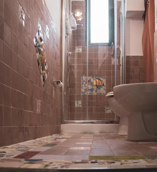 اتاق استاندارد سه نفره, Borgo Civico 10