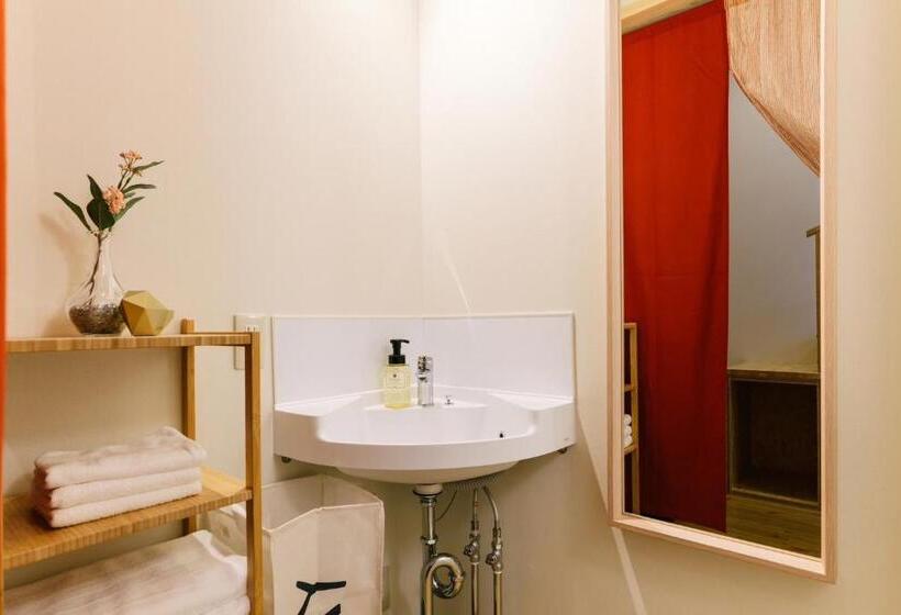 اتاق استاندارد, Ten Apartment