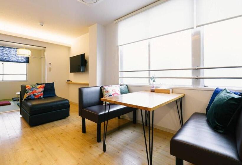 آپارتمان 3 خوابه, Ten Apartment