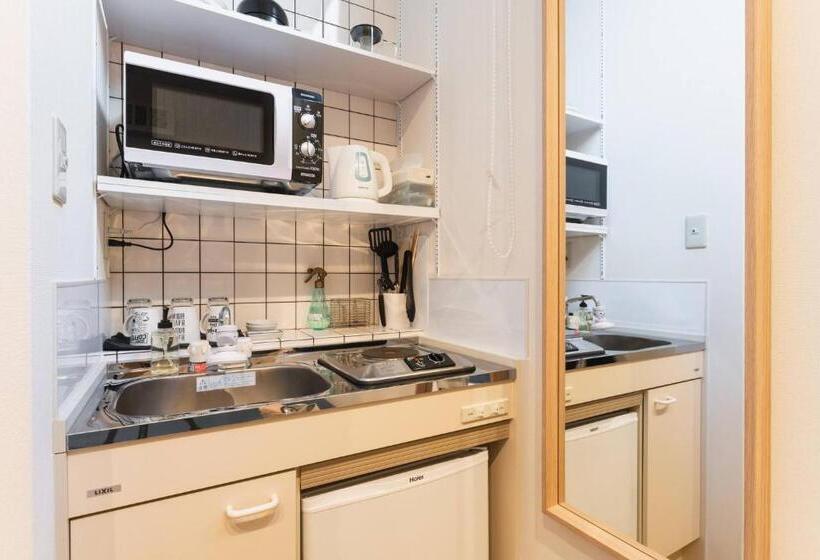 استودیوی استاندارد, Ten Apartment