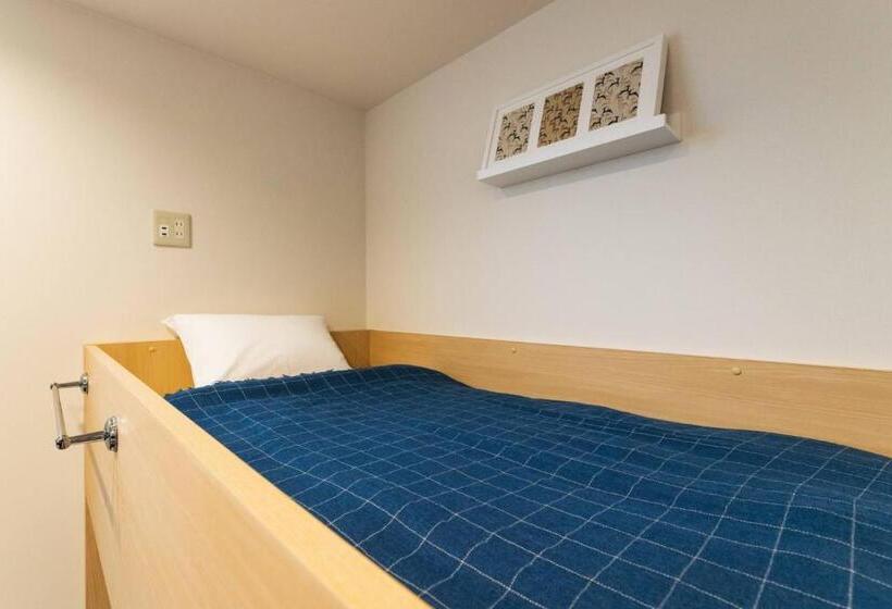 استودیوی استاندارد, Ten Apartment