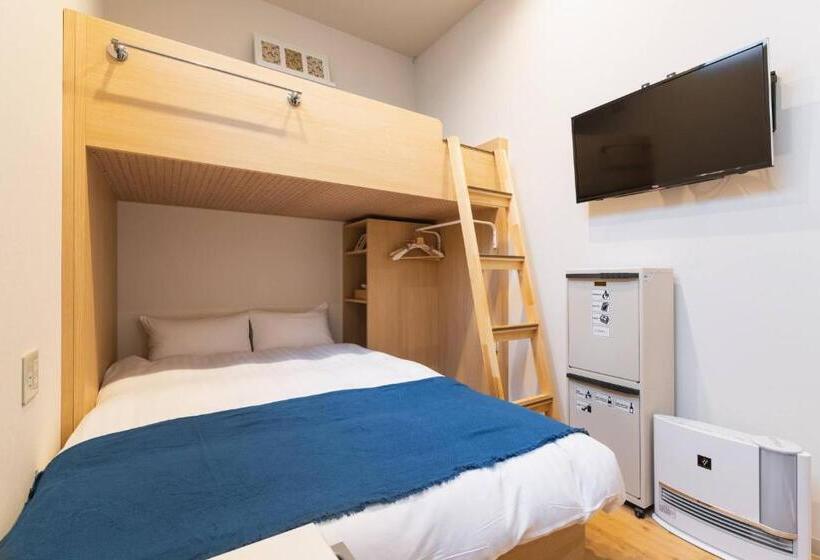 استودیوی استاندارد, Ten Apartment