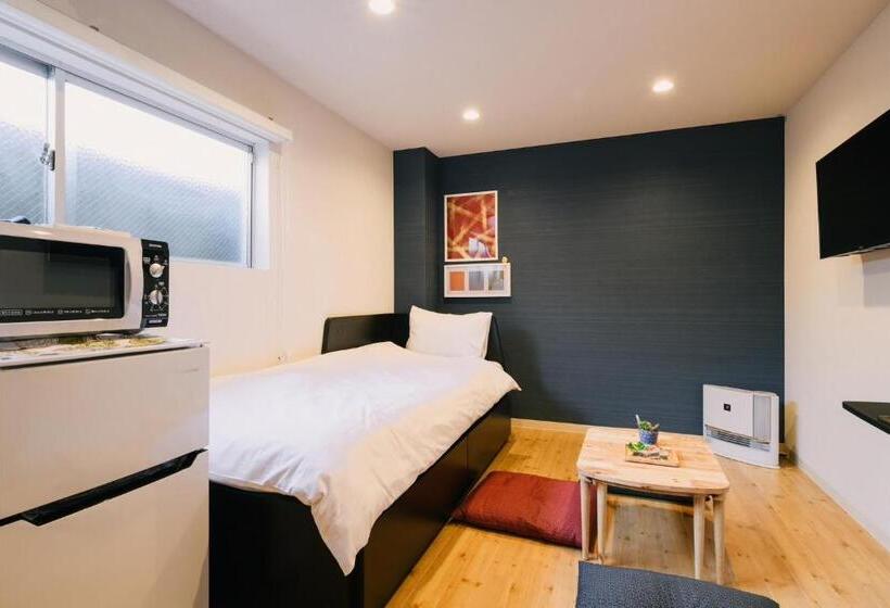 اتاق استاندارد, Ten Apartment