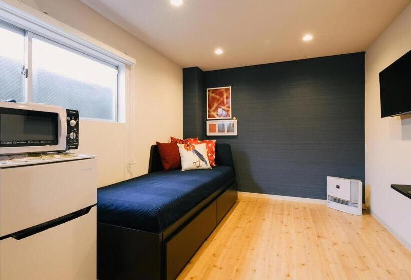 اتاق استاندارد, Ten Apartment