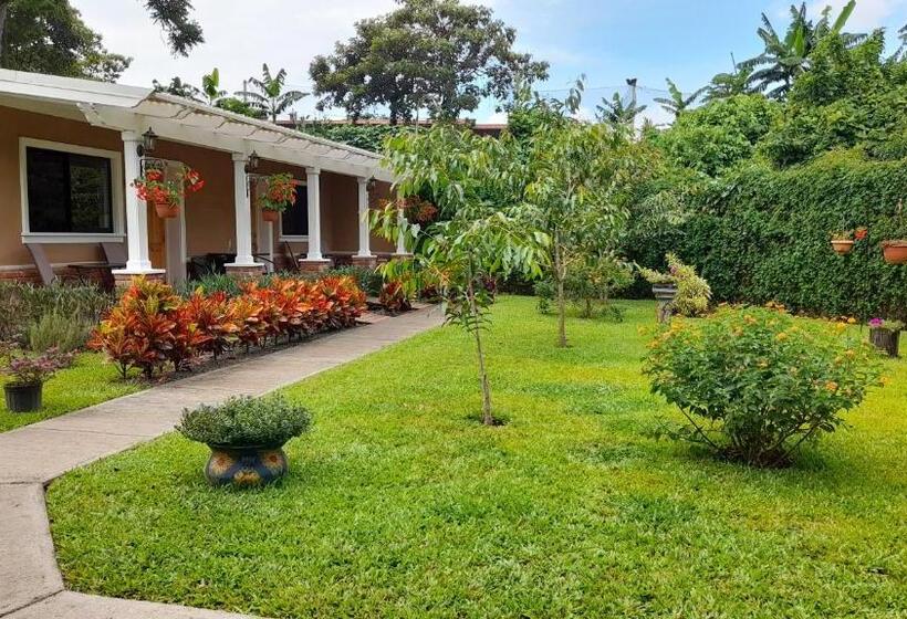 اتاق استاندارد با چشم‌انداز باغ, Airport Costa Rica B&b