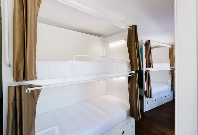 تختخواب در اتاق مشترک, Lisbon South Hostel