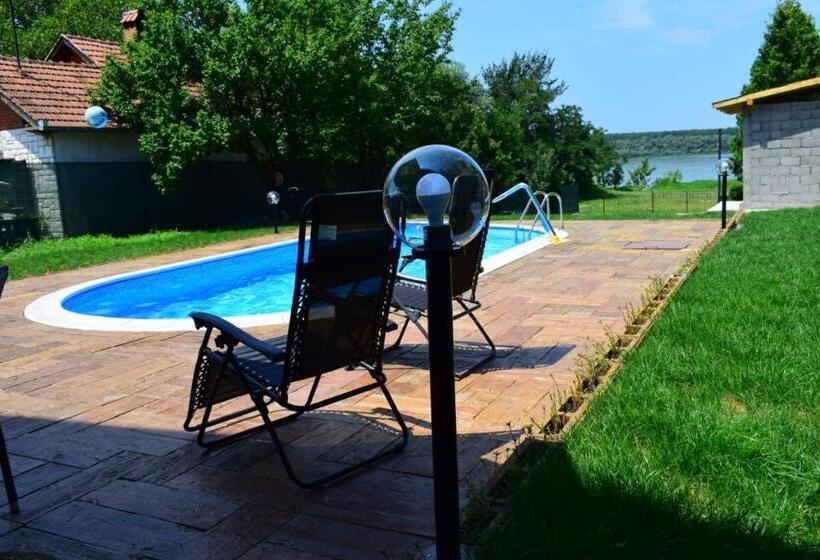 اتاق لوکس, Vila Mila Riverside Apartments