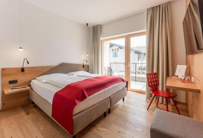اتاق لوکس با بالکن, Aparthotel Ursprung