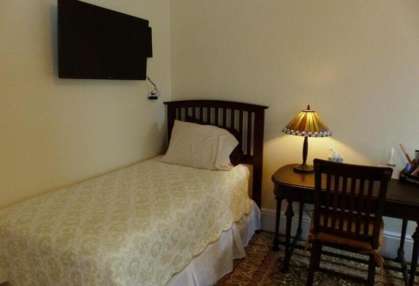 اتاق سوپریور سه تخته, Davis Square Inn