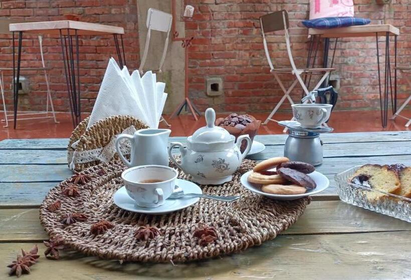 اتاق استاندارد چهار تخته, Sweet Emily B&b