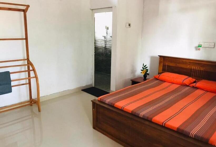 اتاق استاندارد با بالکن, Sanithu Homestay Galle