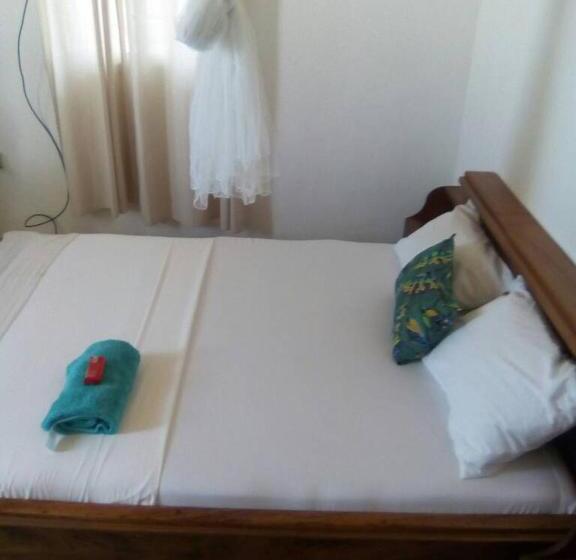 اتاق استاندارد, Airport Lodge Lungi