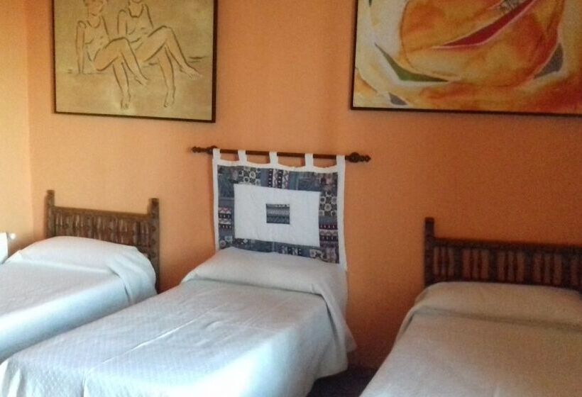 Bed in Shared Room with Shared Bathroom, Finca La Carnicera