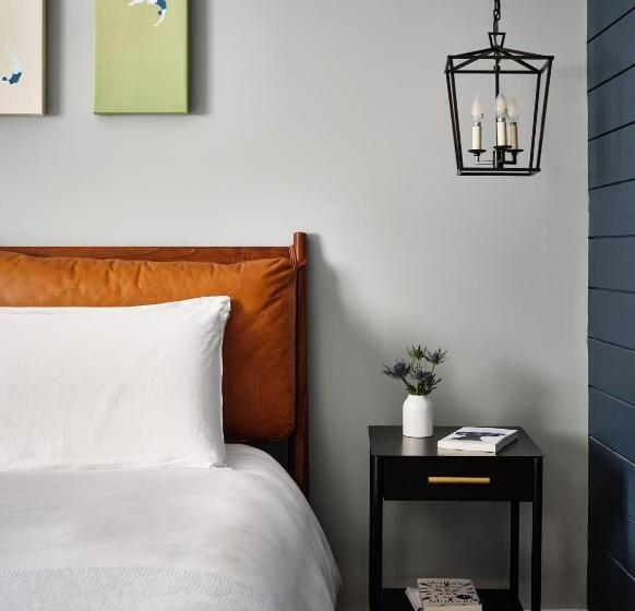 اتاق سوپریور برای معلولان, Journey East Hampton