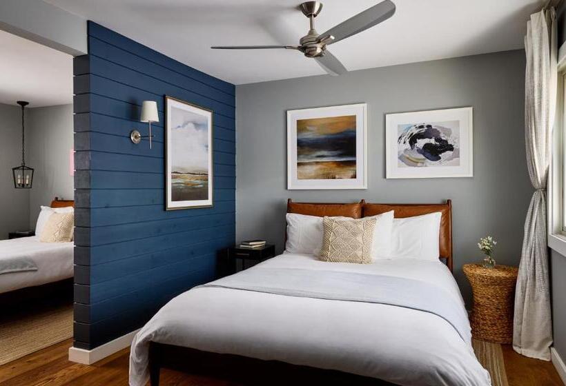 اتاق استاندارد, Journey East Hampton