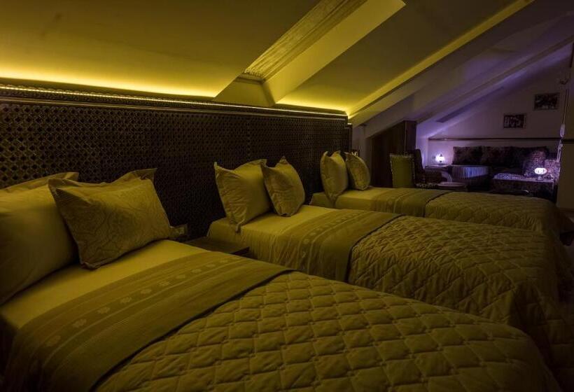 اتاق استاندارد سه تخته با بالکن, Robevski Luxury Rooms