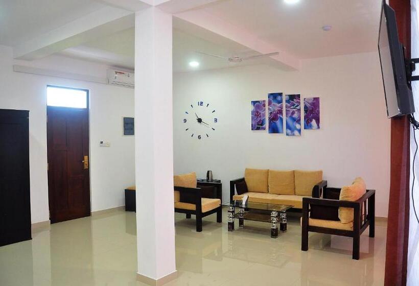 سوئیت با بالکن, Amber House Lanka