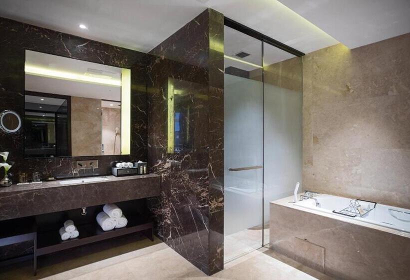 سوئیت اجرایی با تخت کینگ, Renaissance Shenyang West