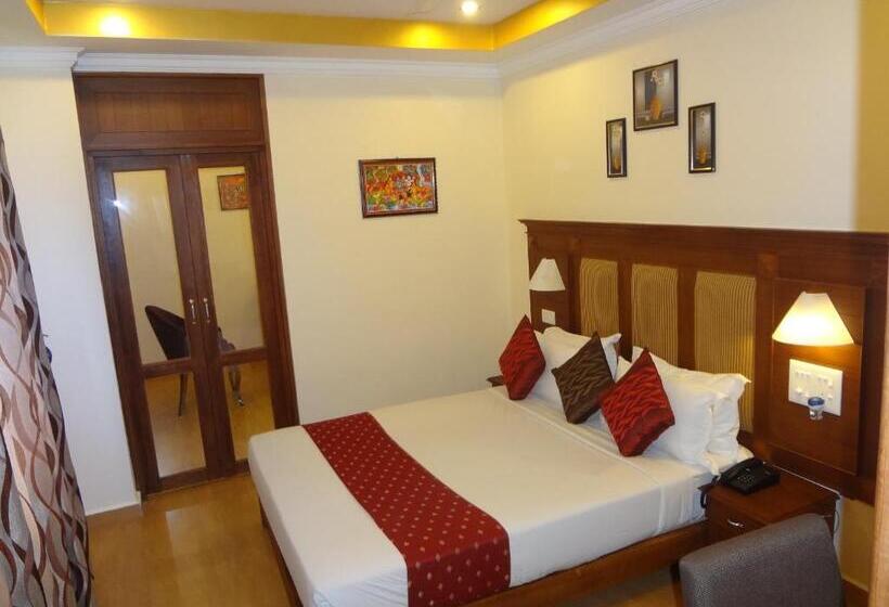 اتاق سوپریور, Seasons Thekkady