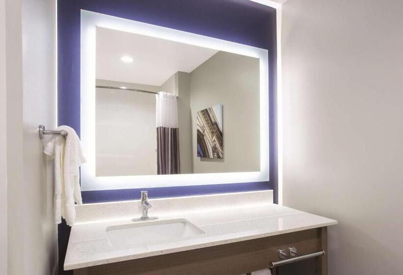 اتاق استاندارد, La Quinta By Wyndham Buffalo Amherst