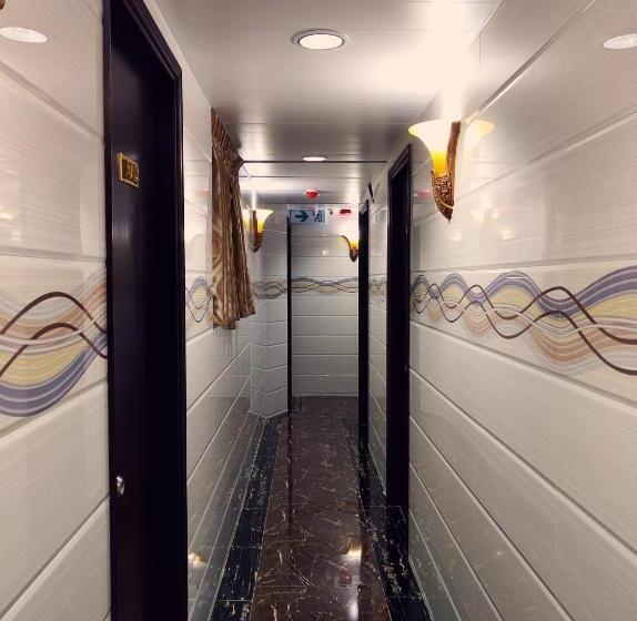 تختخواب در اتاق مشترک, Melbourne Hostel Block E 10th Floor